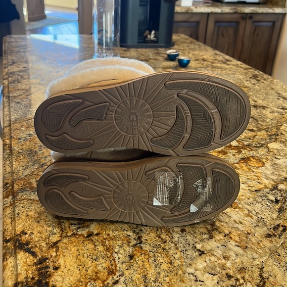 Authentic UGG boots - Picture 5 of 5